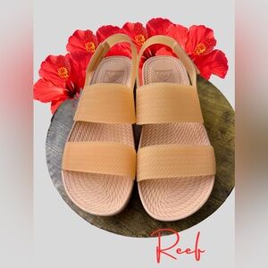 Reef Water Vista  Sandals in Tinted Sand Sz 8 - New without tags